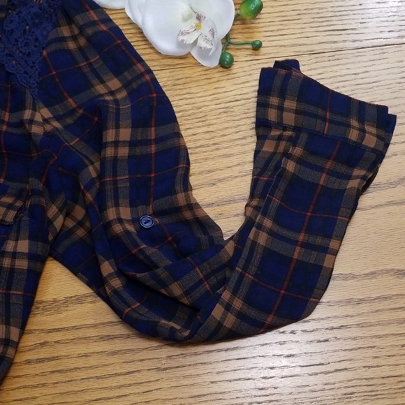 🌲Button Down shirt🌲 - Picture 4 of 7